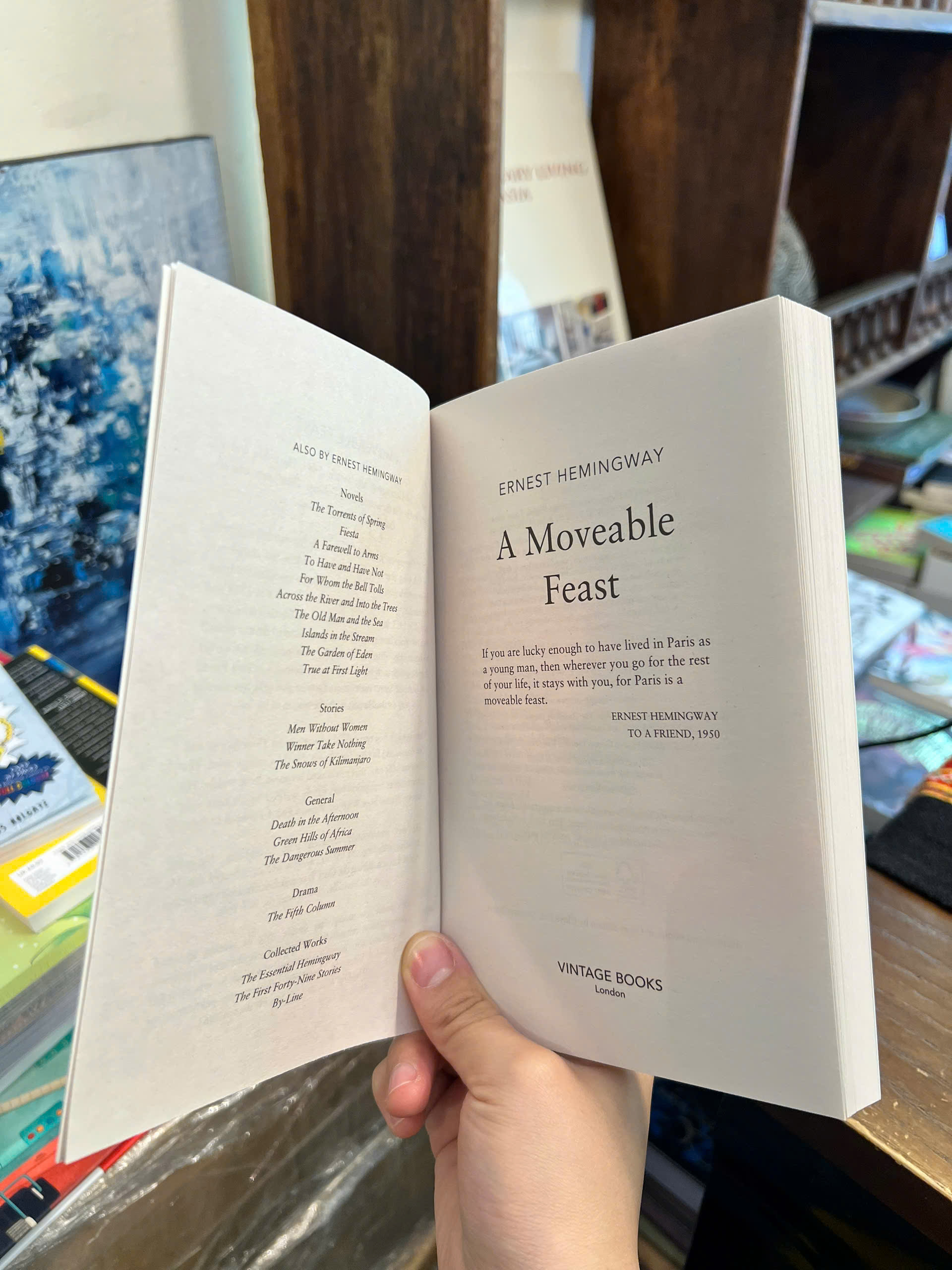 Sách - A Moveable Feast by Ernest Hemingway | Nobel Prize Winner / Classics / Memoir / Ngoại văn