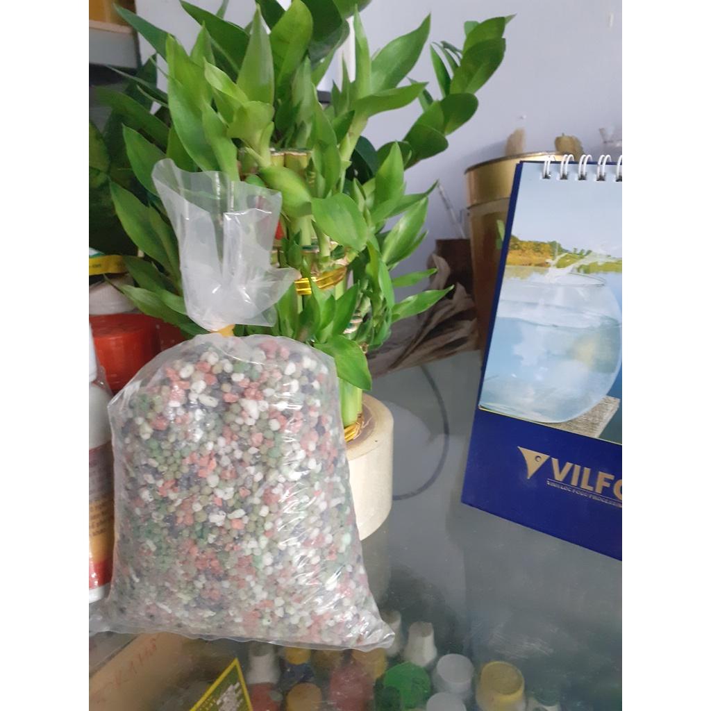 Bịch nửa ký phân npk 20-20-15 +TE hạt 4 màu.