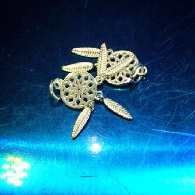 Charm dream catcher và charm hoa sen