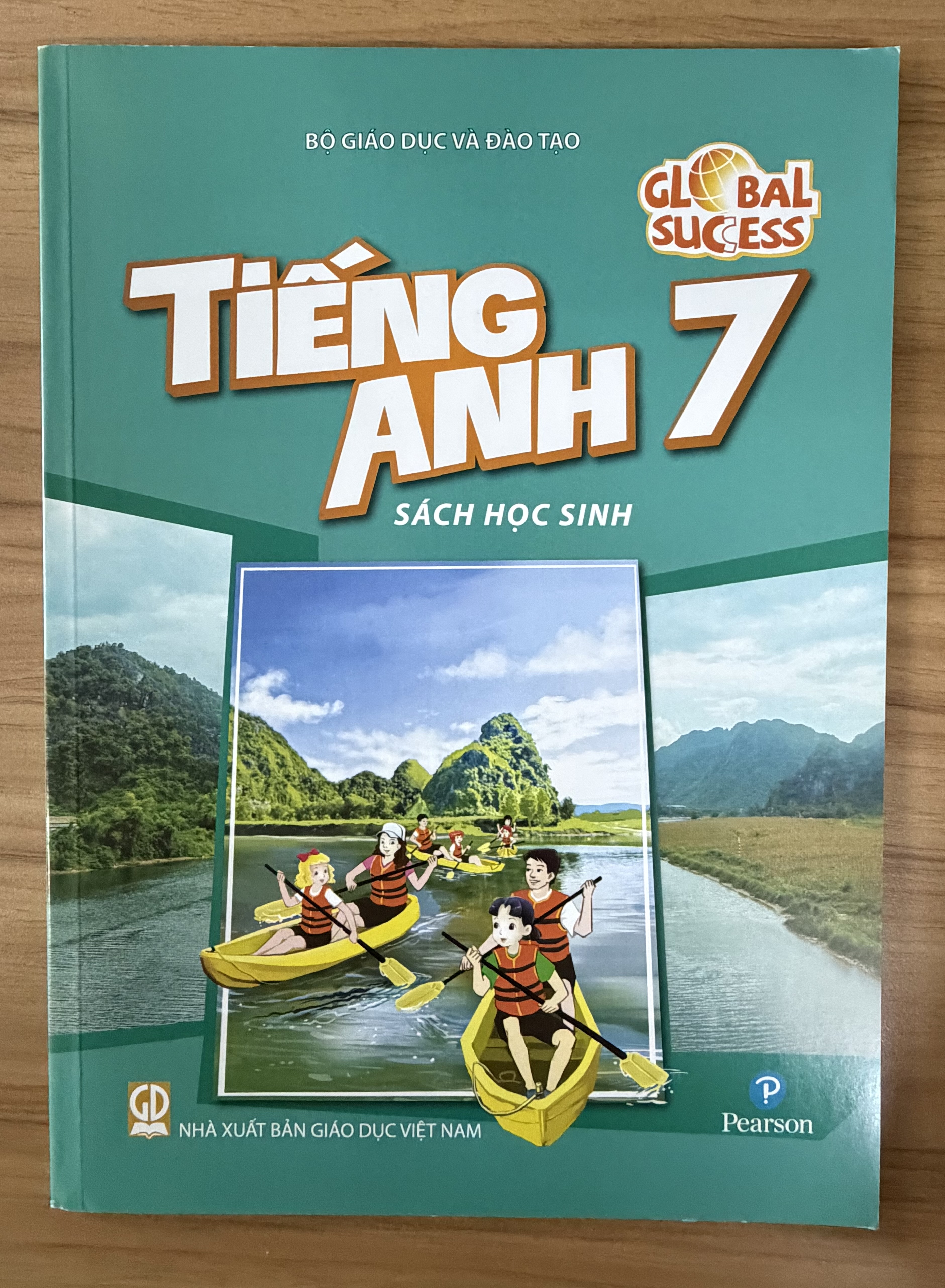 Sách giáo khoa Tiếng Anh Lớp 7- Global Success- Sách Học Sinh (Kèm bìa bao, nhãn tên)