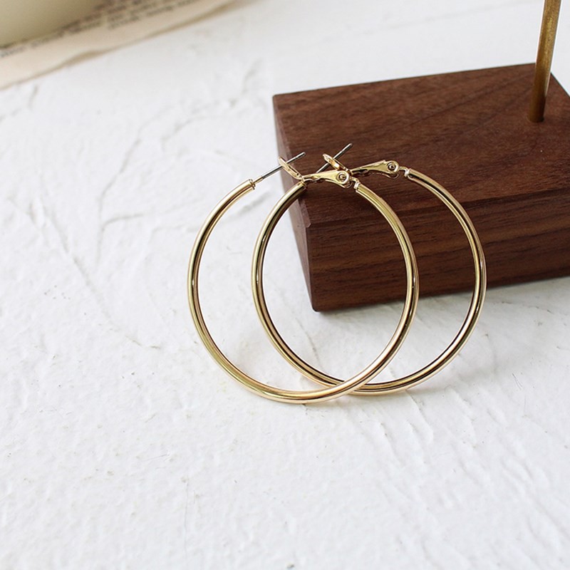 Khuyên Tai O Tròn Siêu Xinh - Bông Tai Cho Bạn Gái Đi Chơi, Đi Tiệc - Giao Màu Ngẫu Nhiên