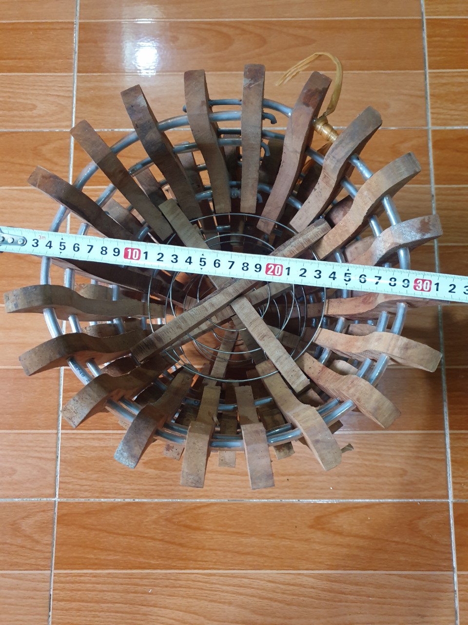 Chậu gỗ trồng lan hình hoa sen, đường kính 30cm