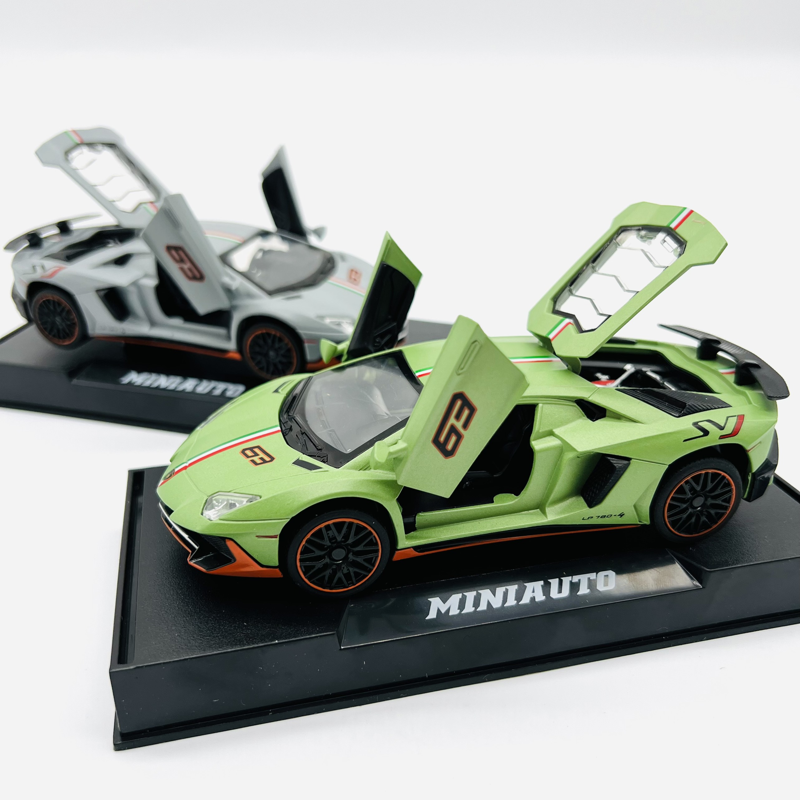 Mô hình xe lamborghini, xe đồ chơi dùng pin, chạy cót, đồ chơi xe cao cấp - Quà tặng hấp dẫn cho bé