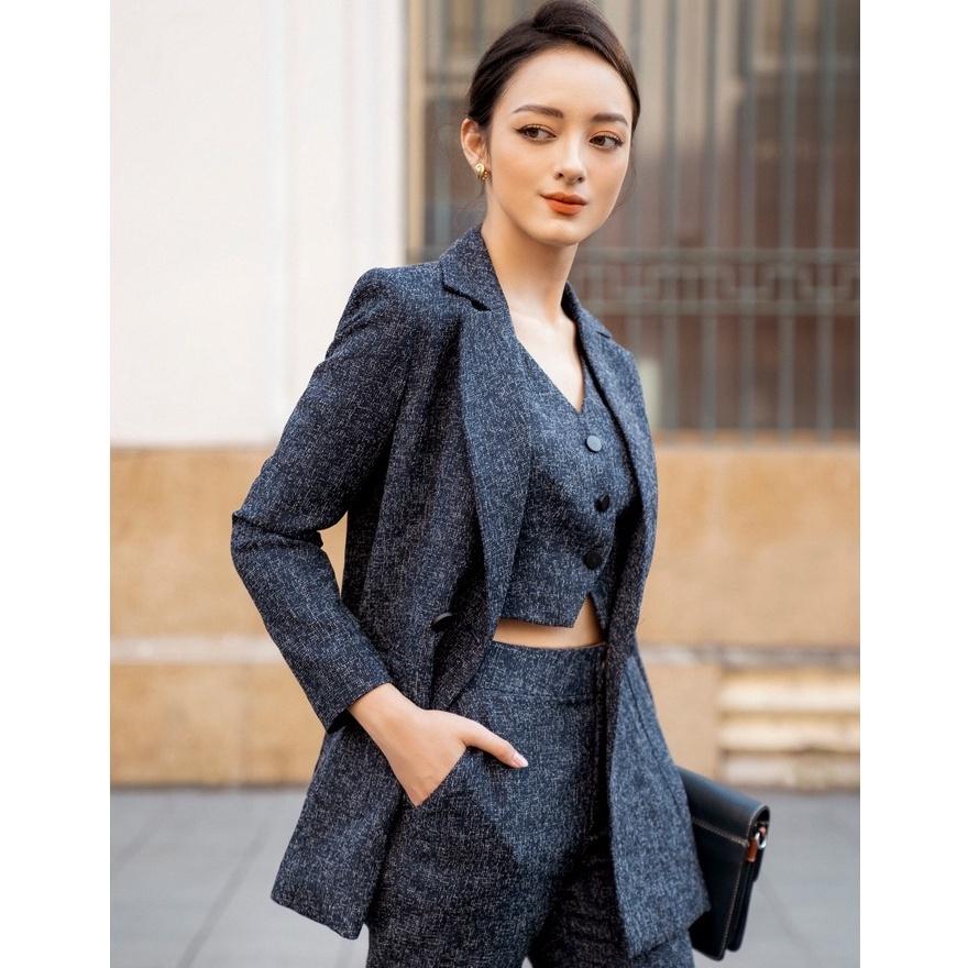 Áo Blazer nữ cổ ve hai cúc kèm áo croptop dáng ngắn mặc trong HeraDG WTBA035A