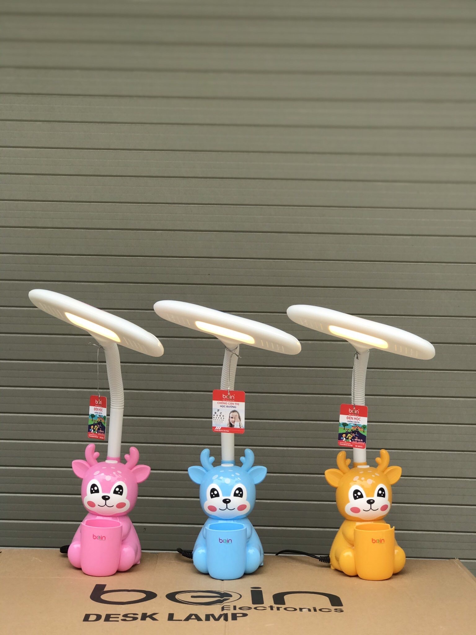 Đèn Bàn Chống Cận Thị Protex Model BE012L - Hàng Chính Hãng