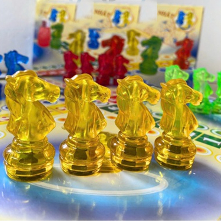 Bộ Cờ Cá Ngựa Nam châm Hộp Nhựa, Mặt bàn Kim Loại Chắc Chắn Nhiều kích thước