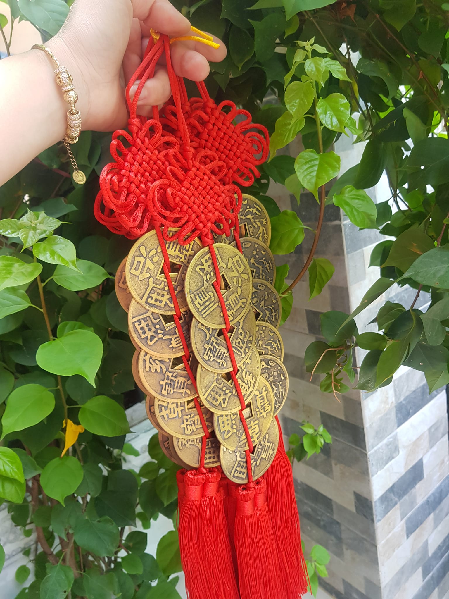 Đồng Tiền Ngũ Phúc To Đùng Nặng Đẹp Size đk 62mm x Dầy 2mm Dây Đỏ may mắn Treo Xe hơi, Nhà, Công Ty Bàn Thờ Thần Tài  Treo Đồng Tiền Ngũ Phúc To Tài Lộc Càng nhiều Ngũ Phúc Lâm Môn ạ