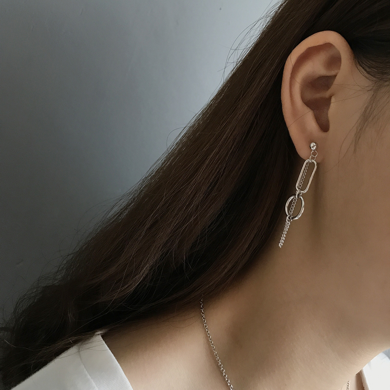 Đôi bông tai dáng basic bền trend năng động