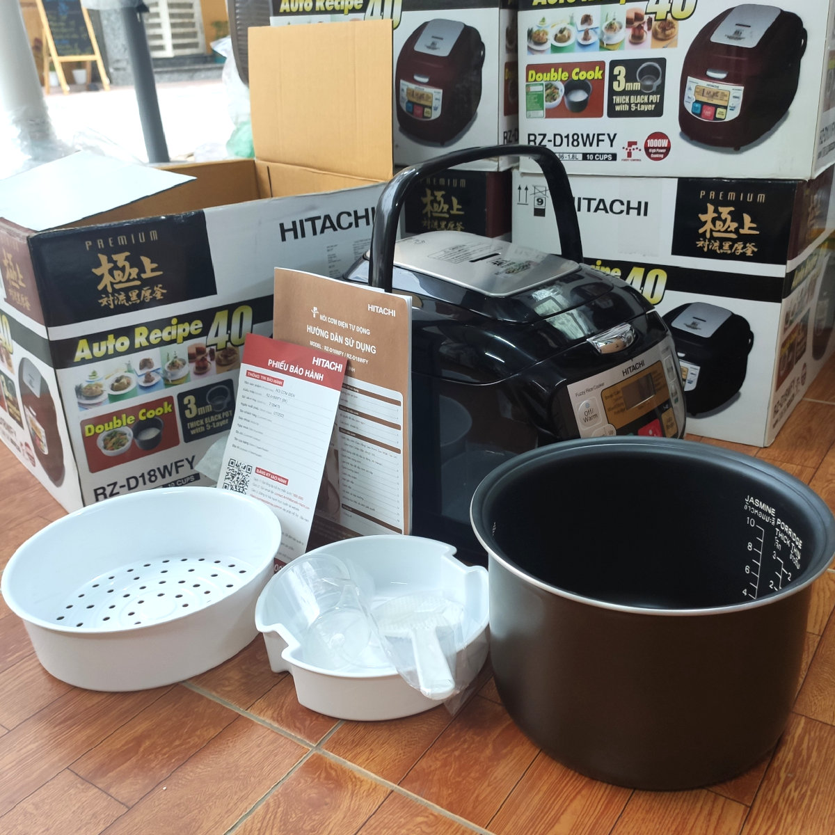 Nồi cơm điện tử 1.8 lít Hitachi RZ-D18WFY (BK) công nghệ Double Cook, sản xuất Thái Lan - Hàng chính hãng