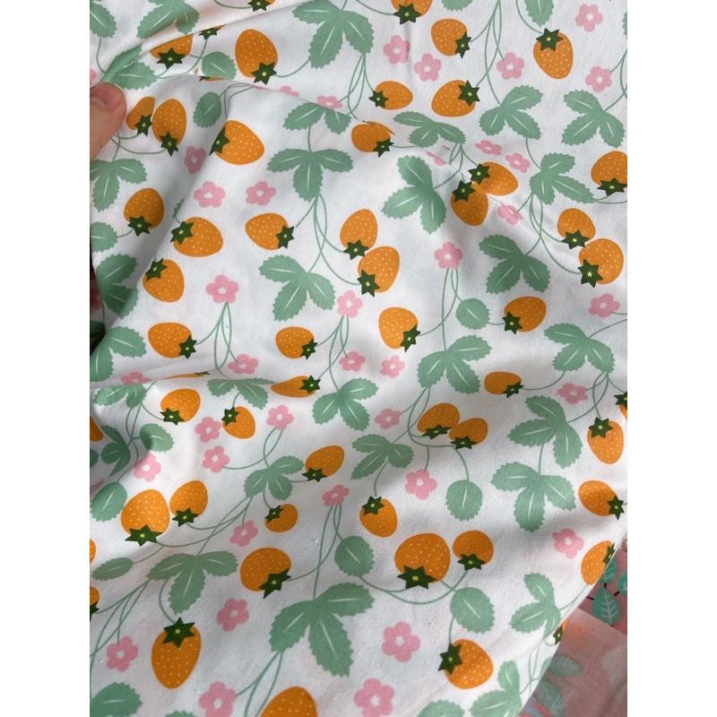 vải thô lụa hình quả dâu tây 100% cotton mềm mát may ga gối