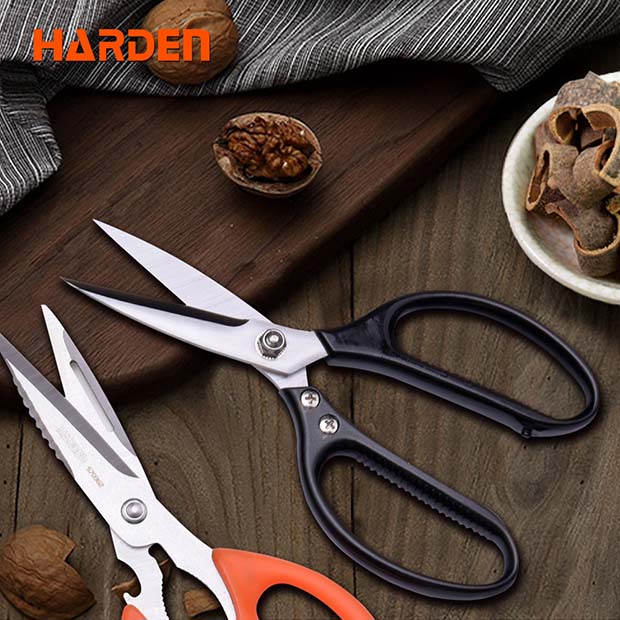 Kéo Thép Đa Năng HARDEN 570365 Hàng Chính Hãng,  Kéo Cắt Thịt, Rau Củ Quả ... Làm bằng thép không gỉ chất lượng cao, độ dày 4mm; Độ cứng của lưỡi: HRC 54-56, Tay cầm bằng nhôm