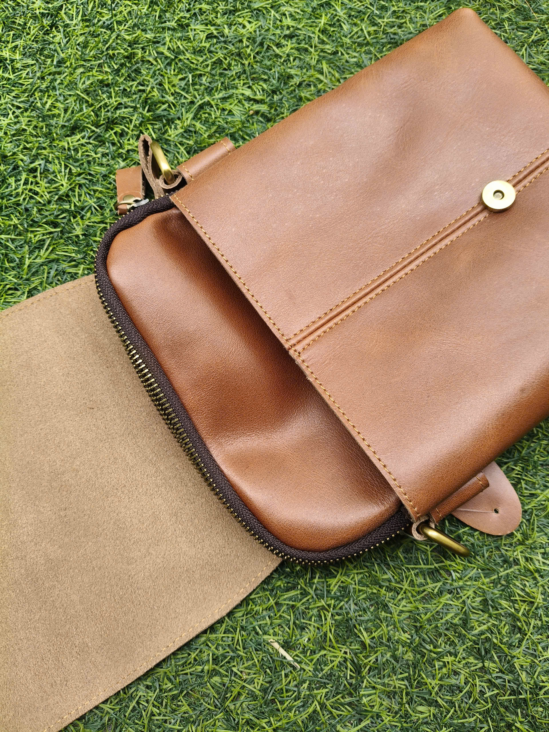 Túi Đeo Chéo Nam Da Bò Thật 100% BHM1068 Nhỏ Gọn Cao Cấp Nhiều Ngăn Tiện Lợi Thời Trang Nam