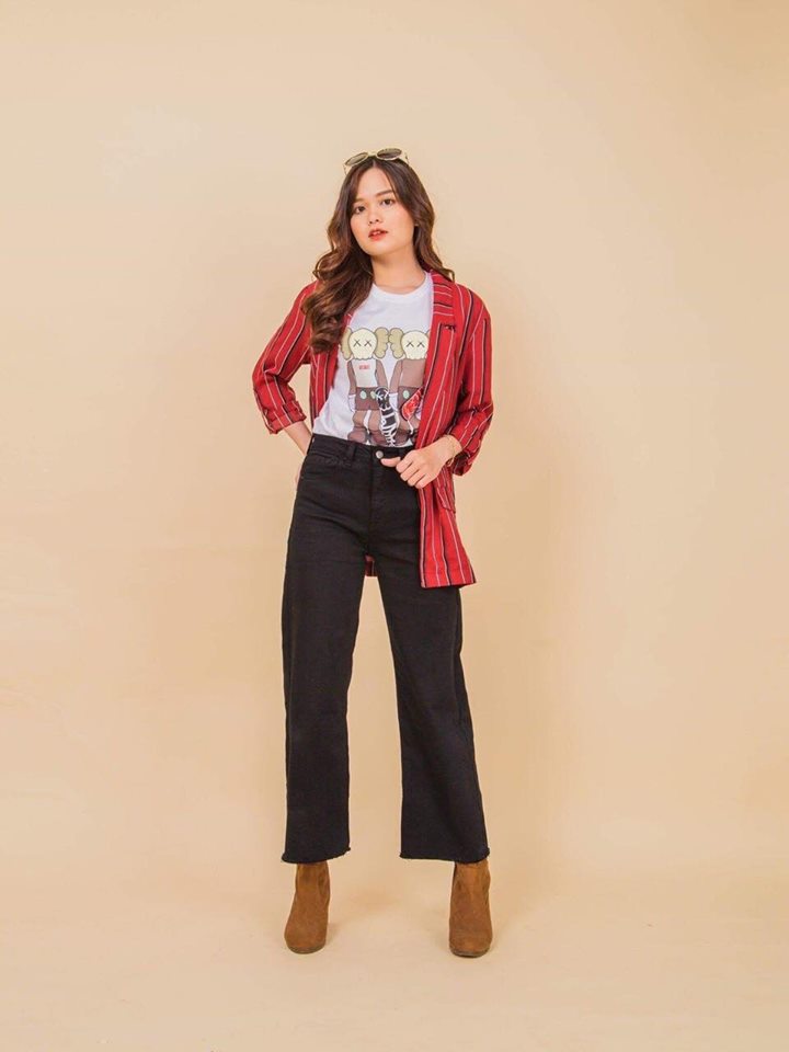 Quần Jeans Nữ 9 Tấc Ống Rộng Lai Tua Rua