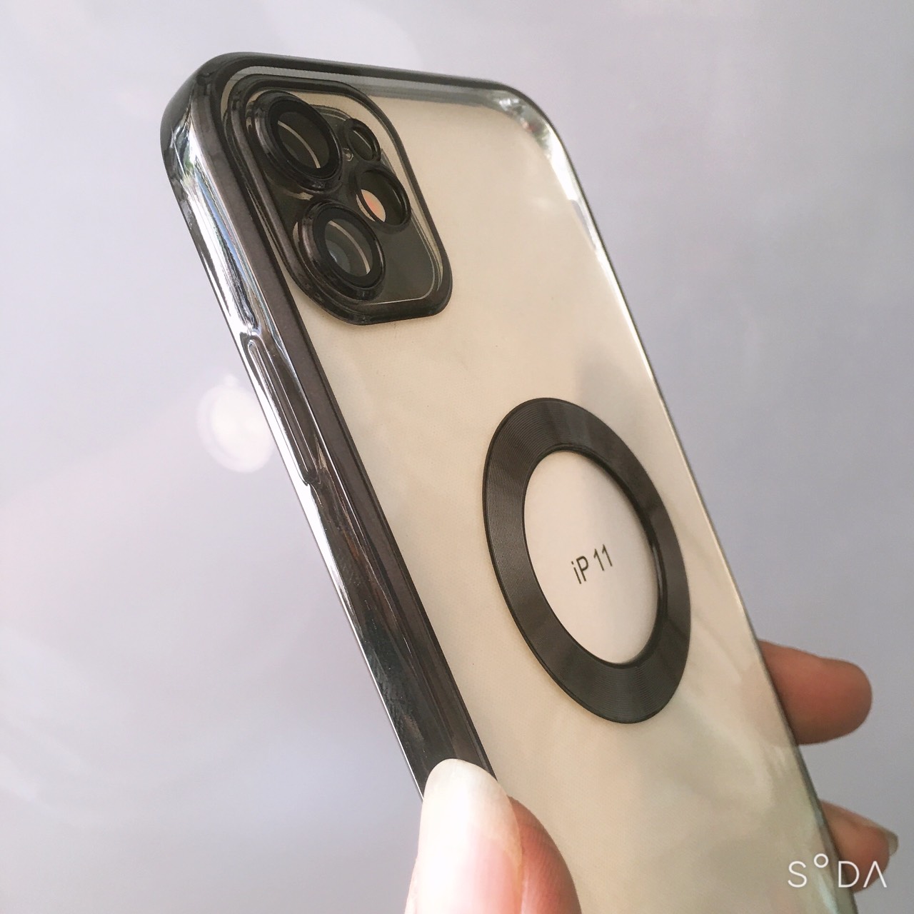 Ốp lưng viền màu hở logo Táo sang trong dành cho iPhone 11