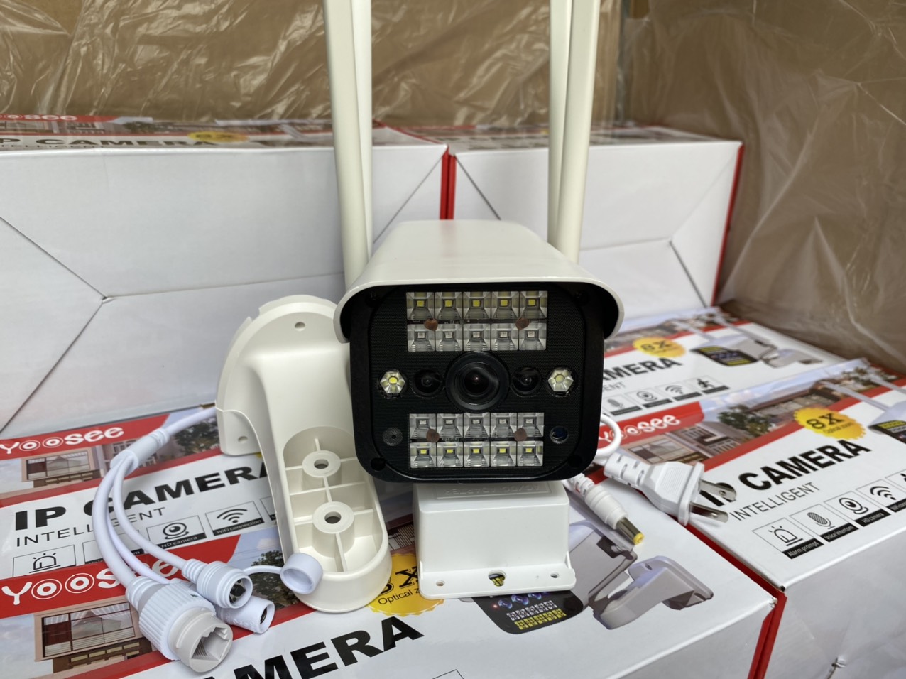 CAMERA WIFI YOOSEE NGOÀI TRỜI THÂN XOAY 20 LED VUÔNG SIÊU SÁNG - HÀNG NHẬP KHẨU