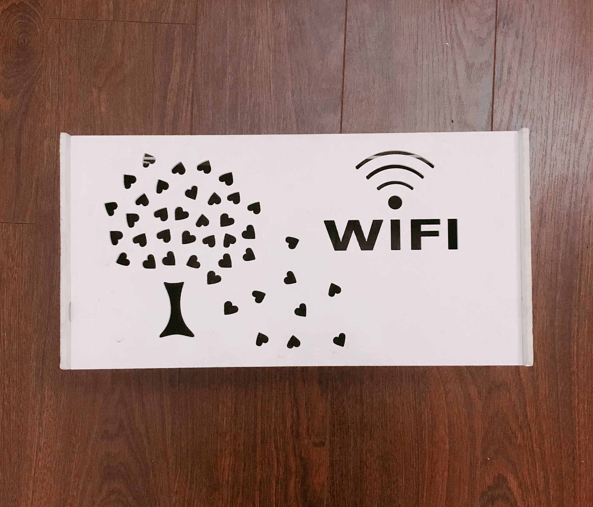 Kệ wifi treo tường hình Cây lá