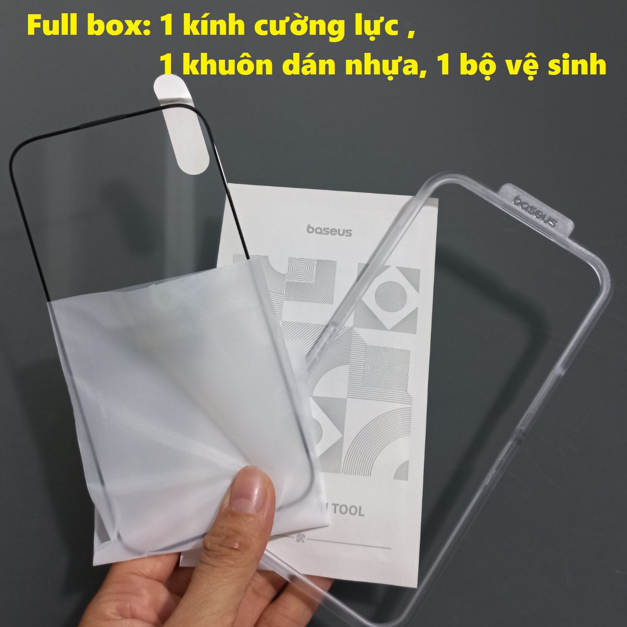 Miếng dán cường lực full màn viền đen màng bảo vệ loa cho tất cả iP 15 series Baseus 9H Hardness Tempered Glass _ Hàng chính hãng