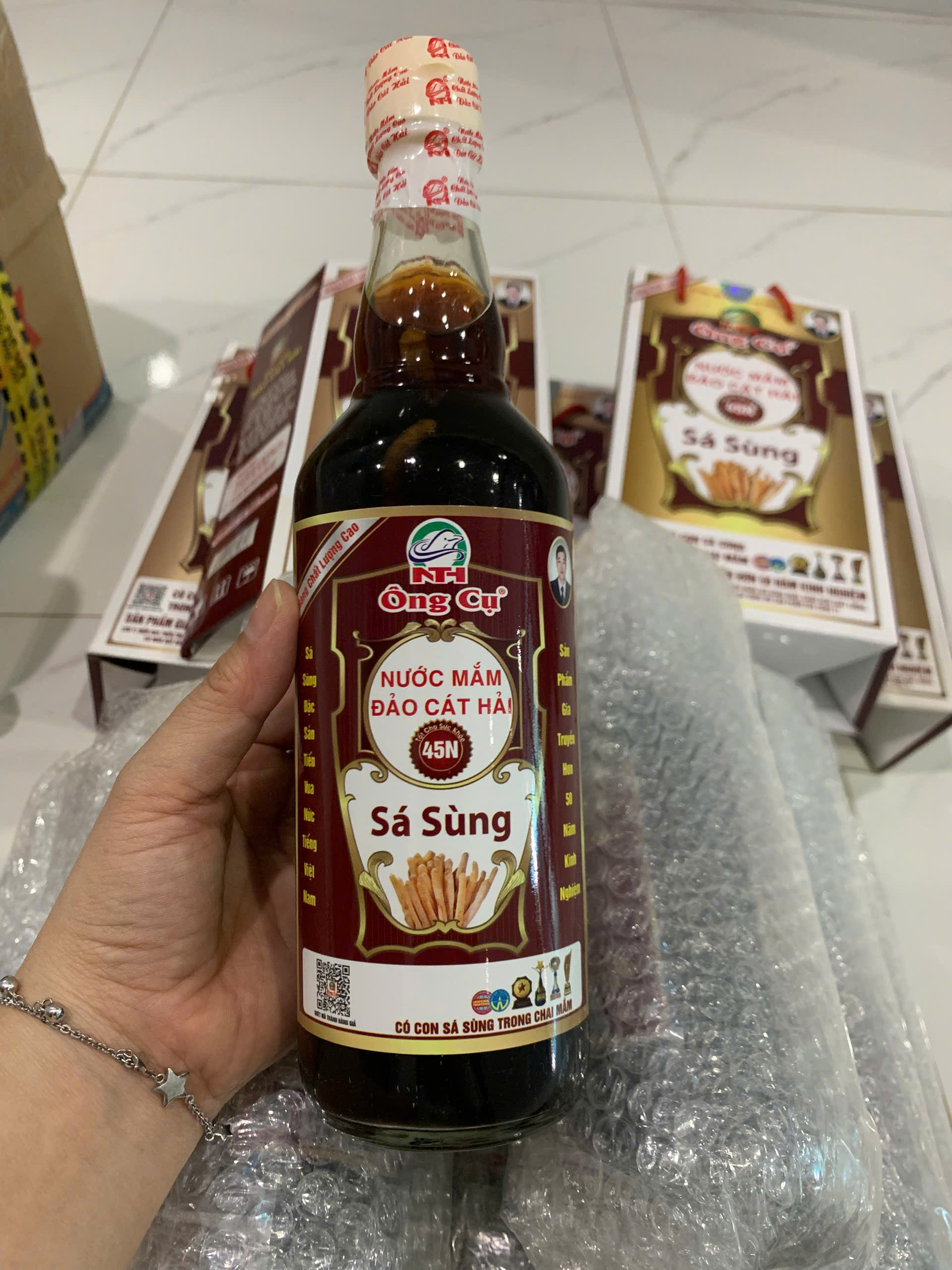 Nước mắm sá sùng thượng hạng 45N - Độ đạm cao, dung tích 500ml/1 chai, hộp 2 chai