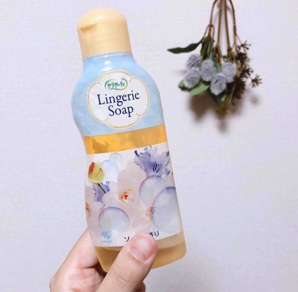 Combo 2 chai Nước Giặt Đồ Lót Nhật Bản