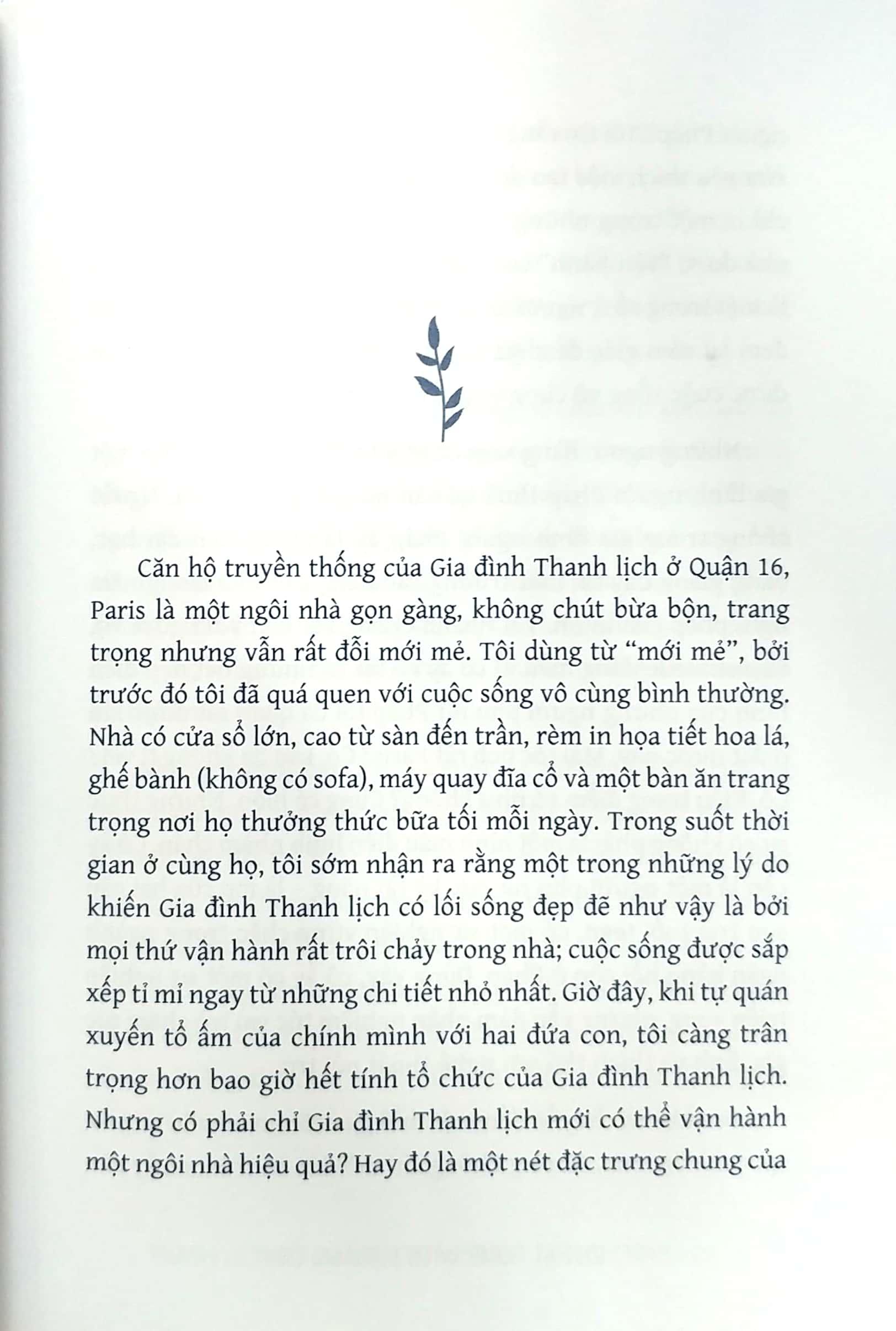 At Home With Madame Chic - Thanh Lịch Từ Những Khoảnh Khắc Đời Thường