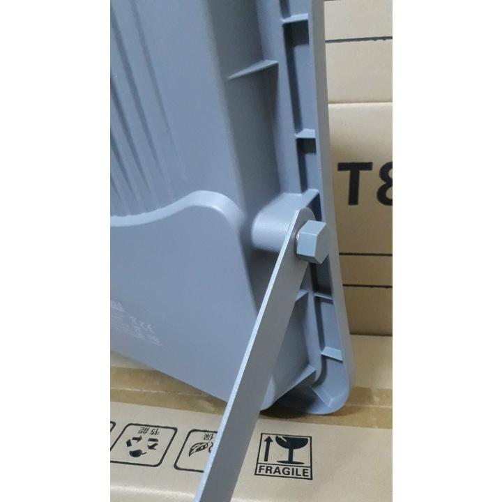 Đèn pha năng lượng mặt trời 100W NP10 chất lượng chính hãng 100% chiếu sáng ngoài trời, chiếu sáng sân vườn