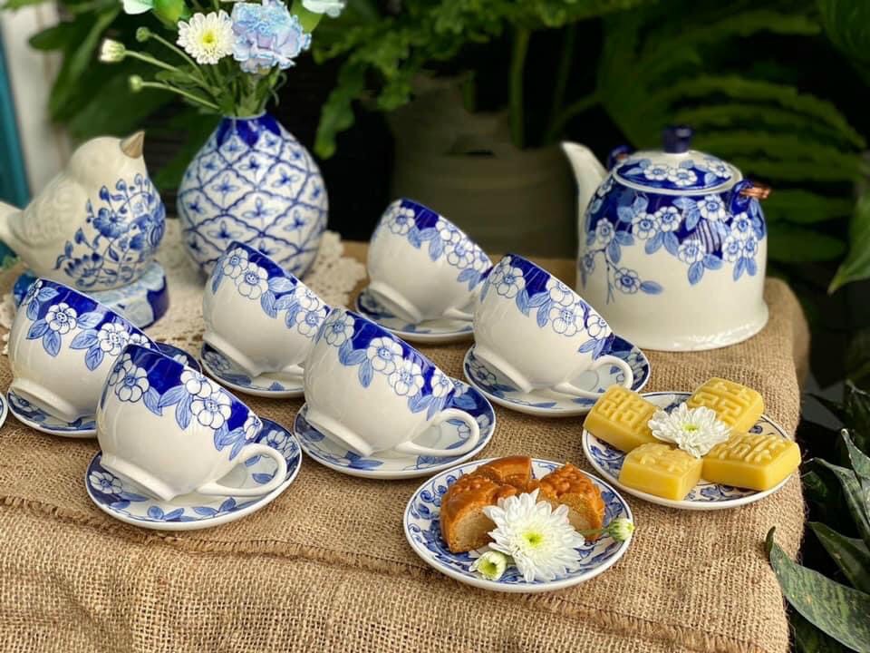 BỘ ẤM CHÉN VẼ TAY MEN LAM TRUYỀN THỐNG.