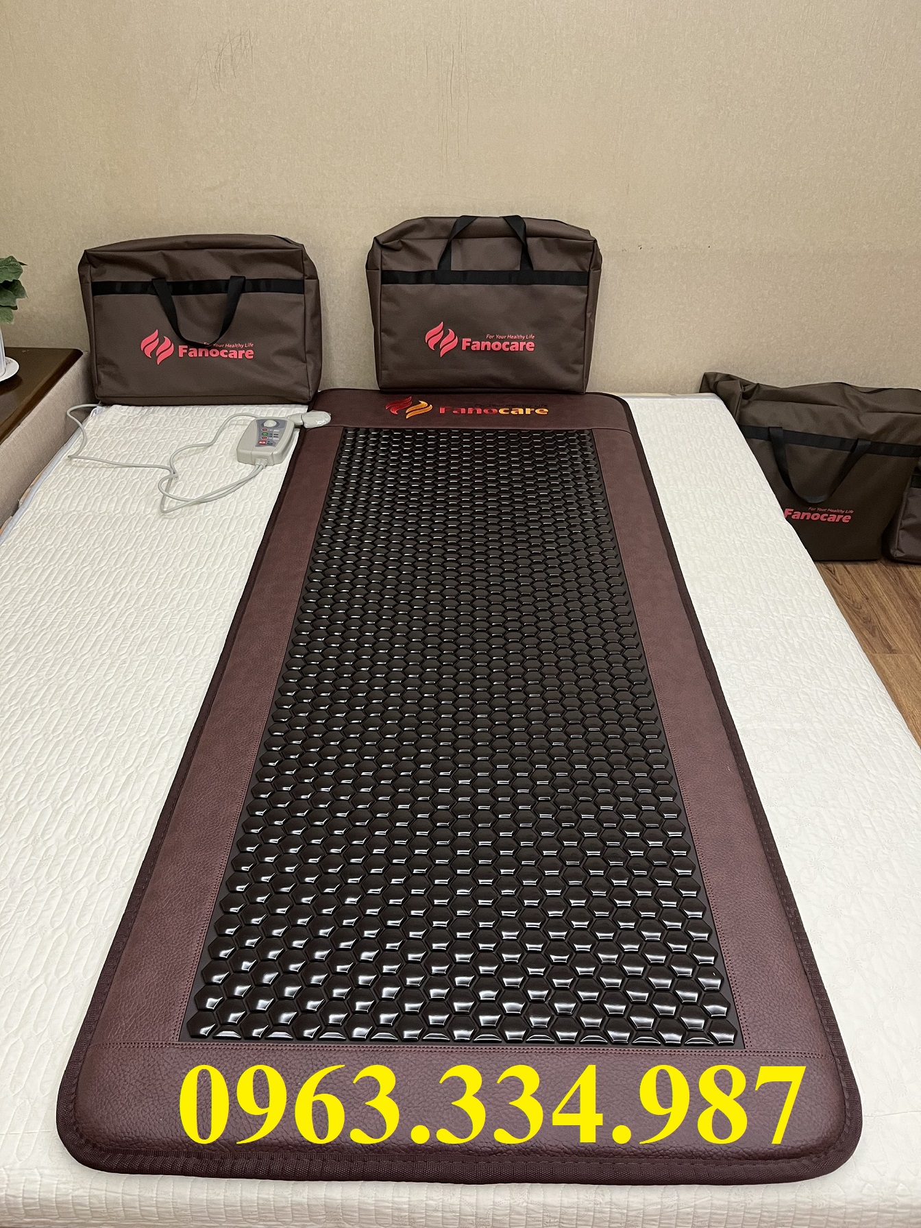 Thảm đá nhiệt nóng Fanocare KT 80x190x3.5cm C2500D lục giác đen
