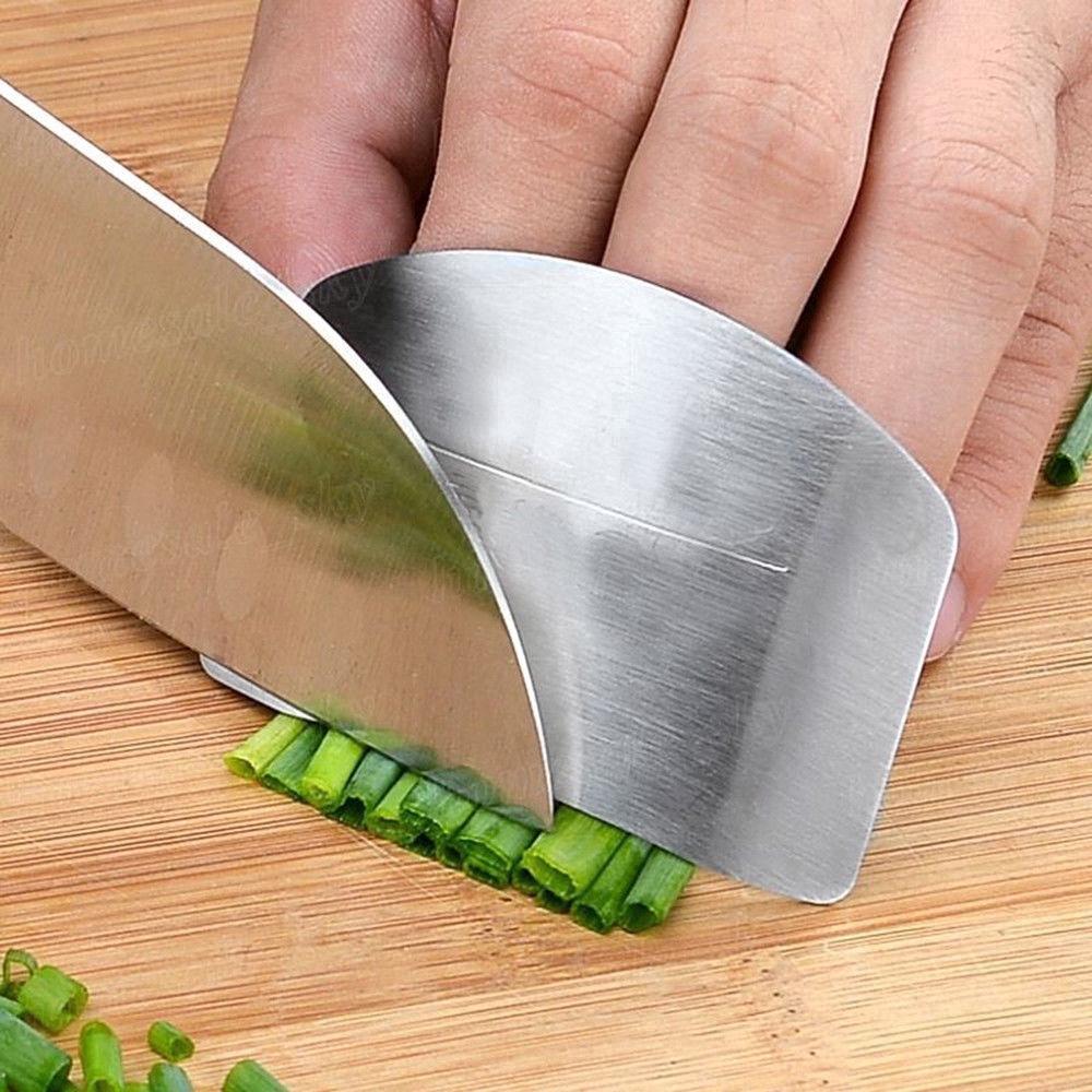 Dụng cụ bảo vệ ngón tay khi cắt thức ăn bằng thép không gỉ