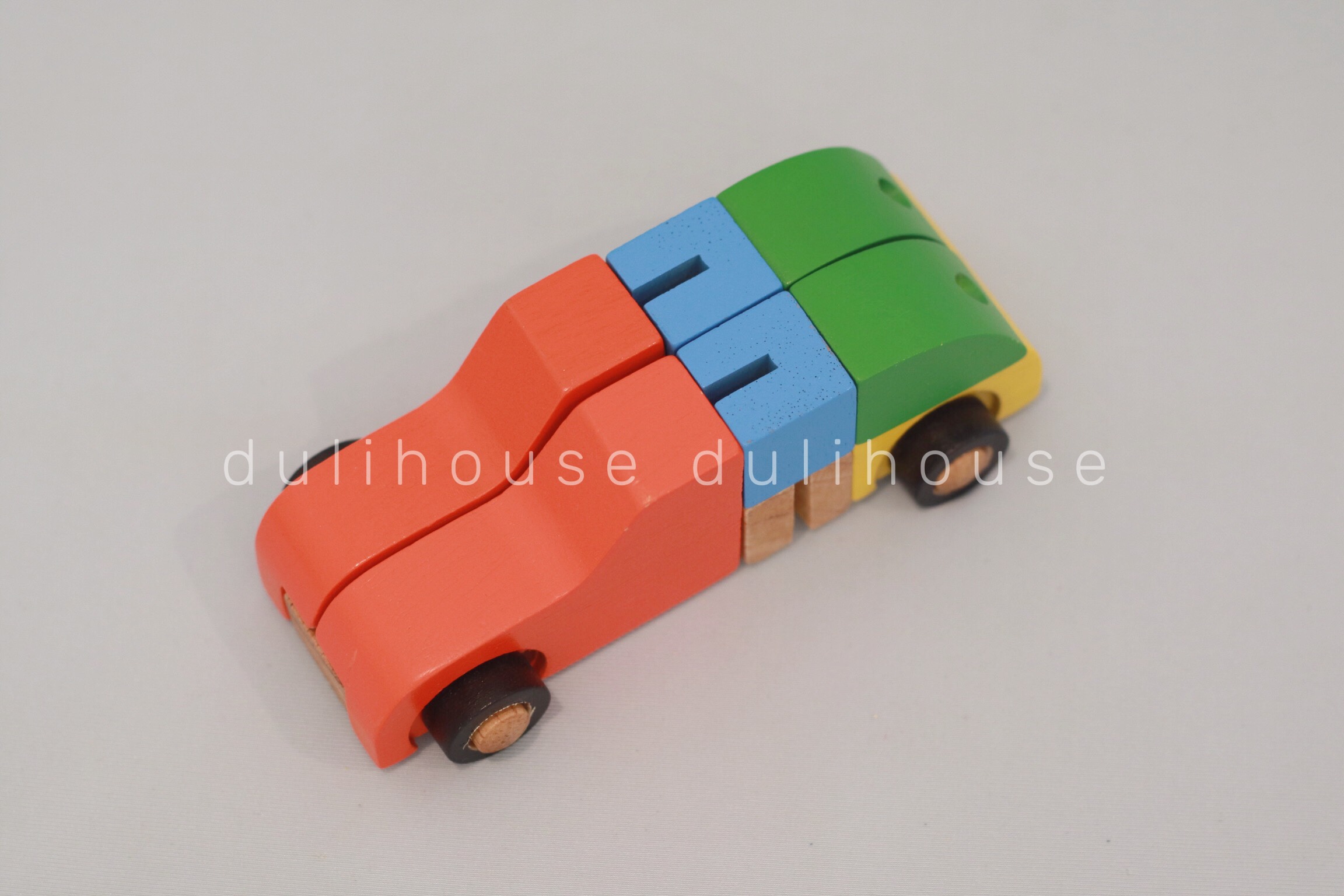 Đồ chơi gỗ xe ô tô biến hình Robot giúp khơi gợi khả năng sáng tạo, phát triển trí tưởng tượng & là người bạn tốt luôn đồng hành với bé - Sản xuất tại Việt Nam
