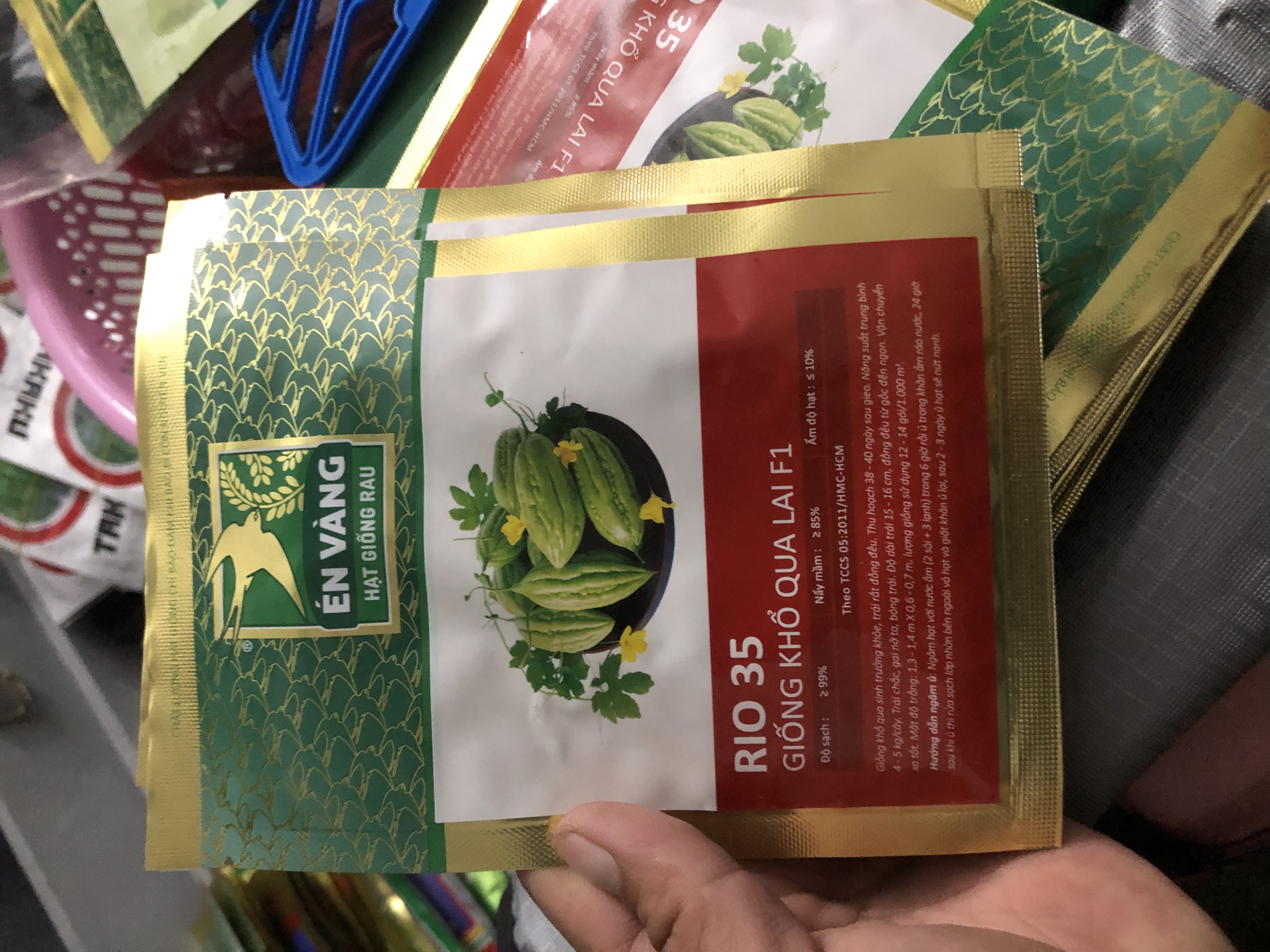 Hạt giống khổ qua trái ngắn Rio 35 của én vàng