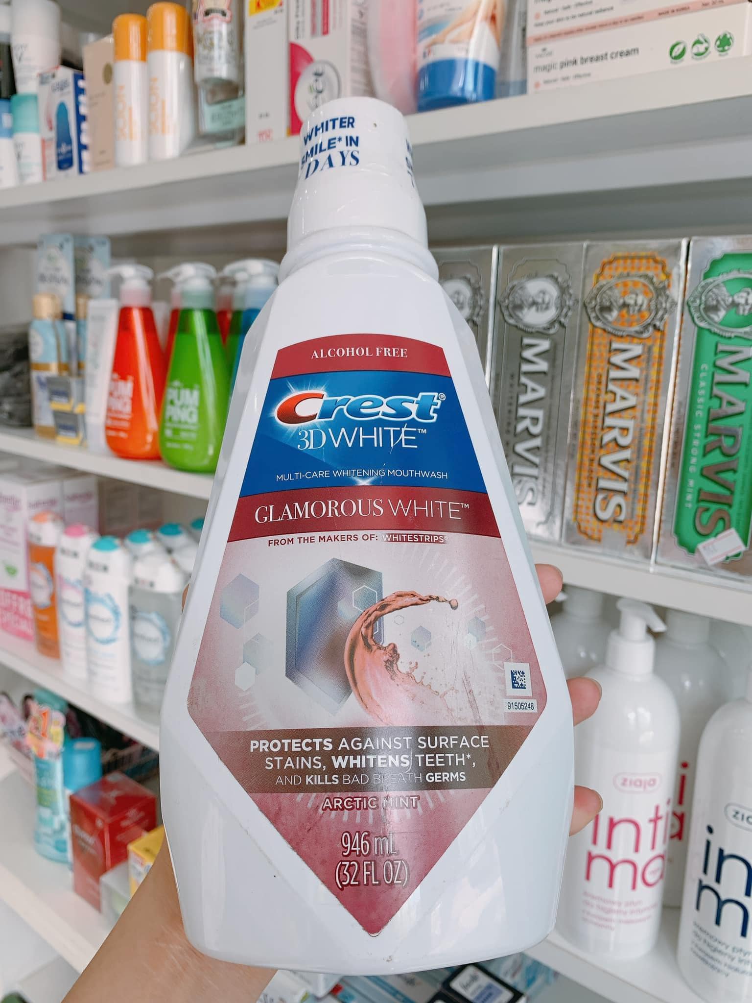 Nước xúc trắng răng Crest 3D White - Glamorous White - Fresh Mint 946ml