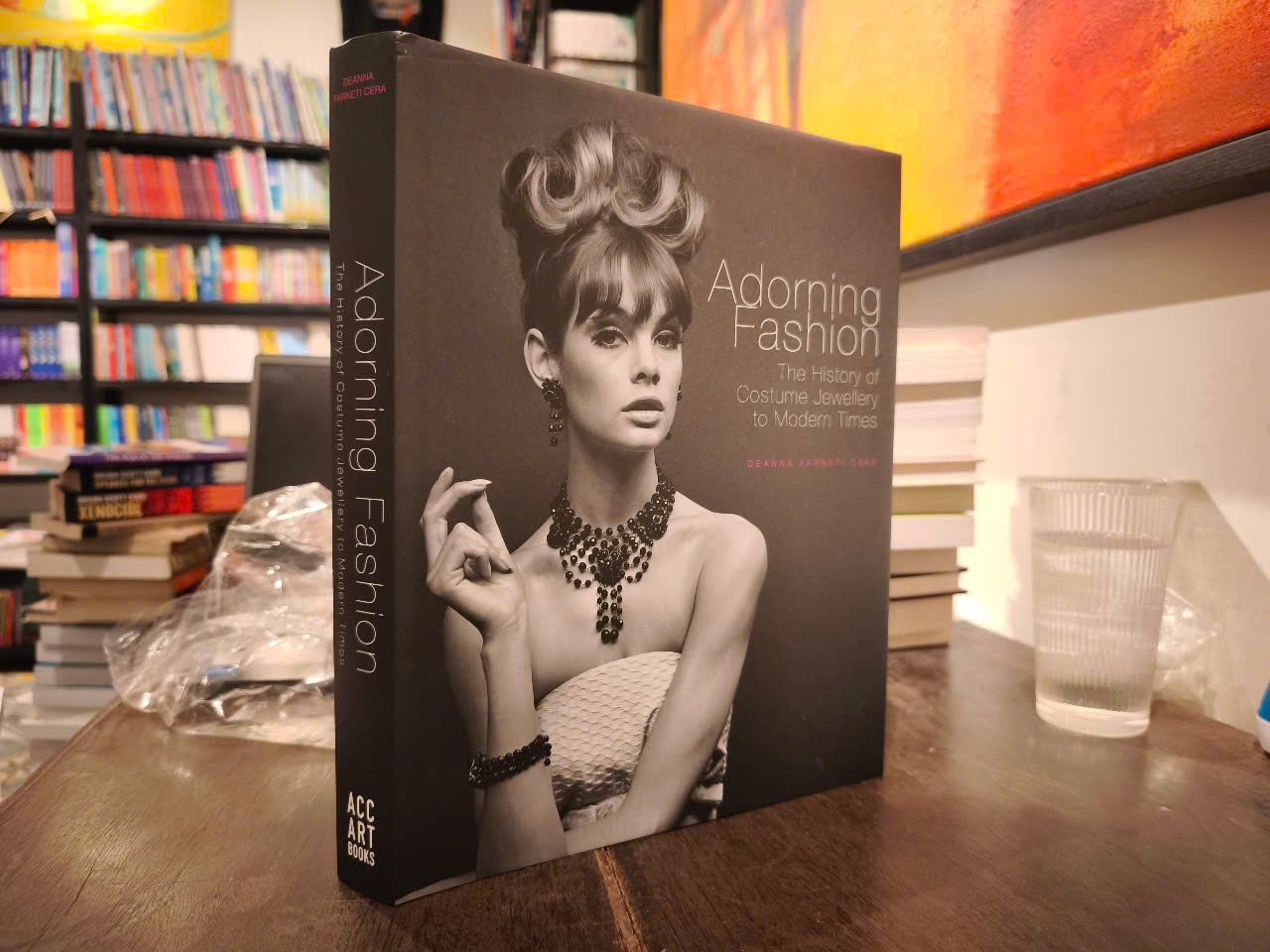 Sách - Adorning Fashion: The History of Costume Jewellery to Modern Times by Deanna Farneti Cera