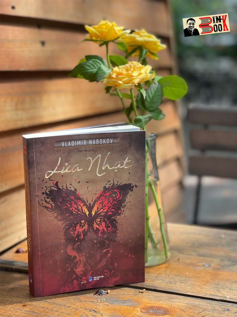 Lửa Nhạt - Vladimir Nabokov - Vân Hà Dịch - Bách Việt Book - Nxb Dân Trí