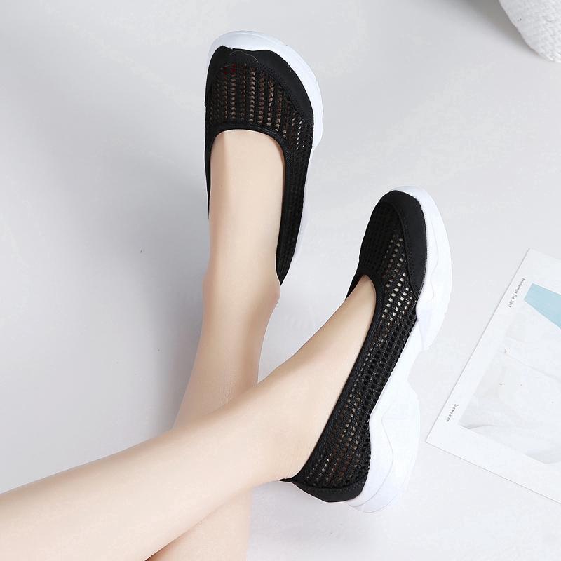 2020 Fashion women outdoor soft breathable black running sneakers casual sport shoes