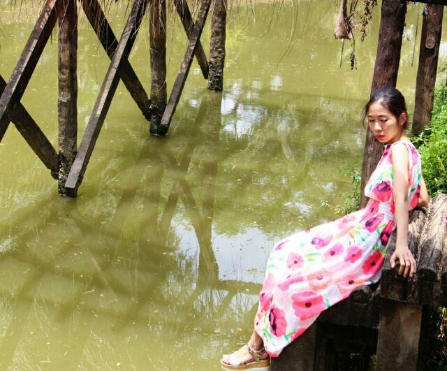 ĐẦM MAXI CỔ THUYỀN XINH TƯƠI