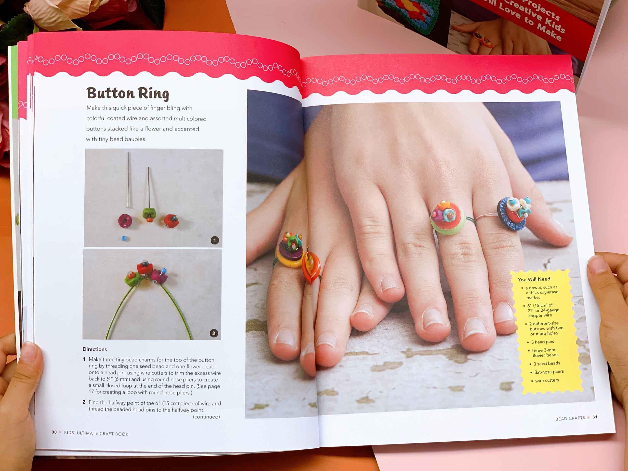 Kids' Ultimate Craft Book : Bead, Crochet, Knot, Braid, Knit, Sew! - Playful Projects That Creative Kids Will Love to Make