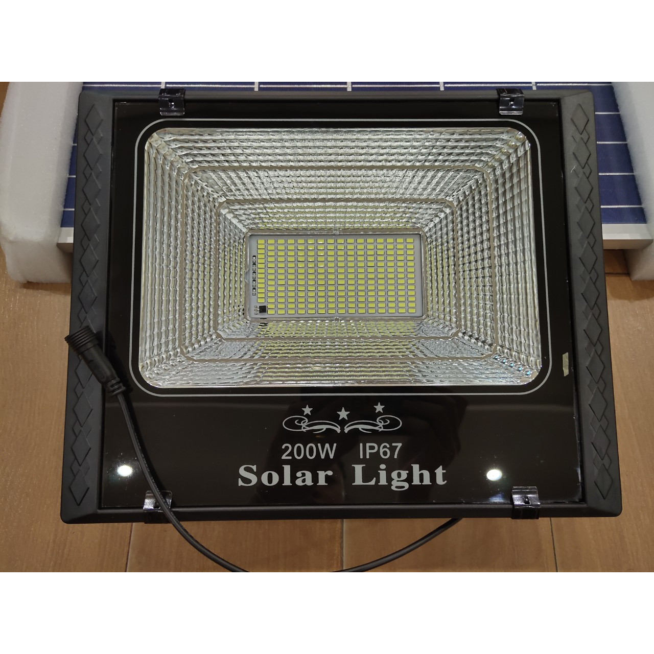 Đèn Năng lượng mặt trời 200W
