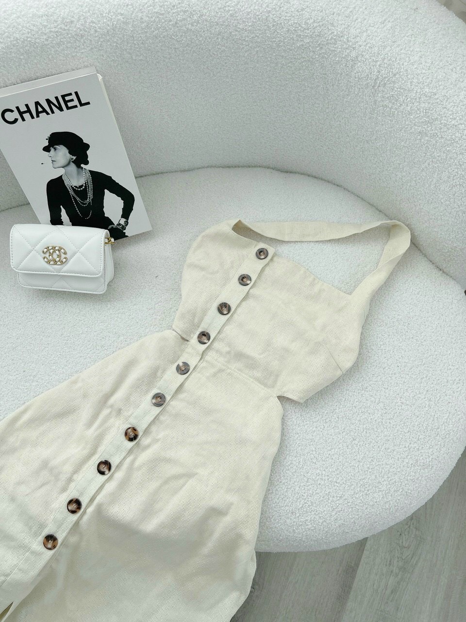 Đầm váy midi cut eo lưng xẻ tà