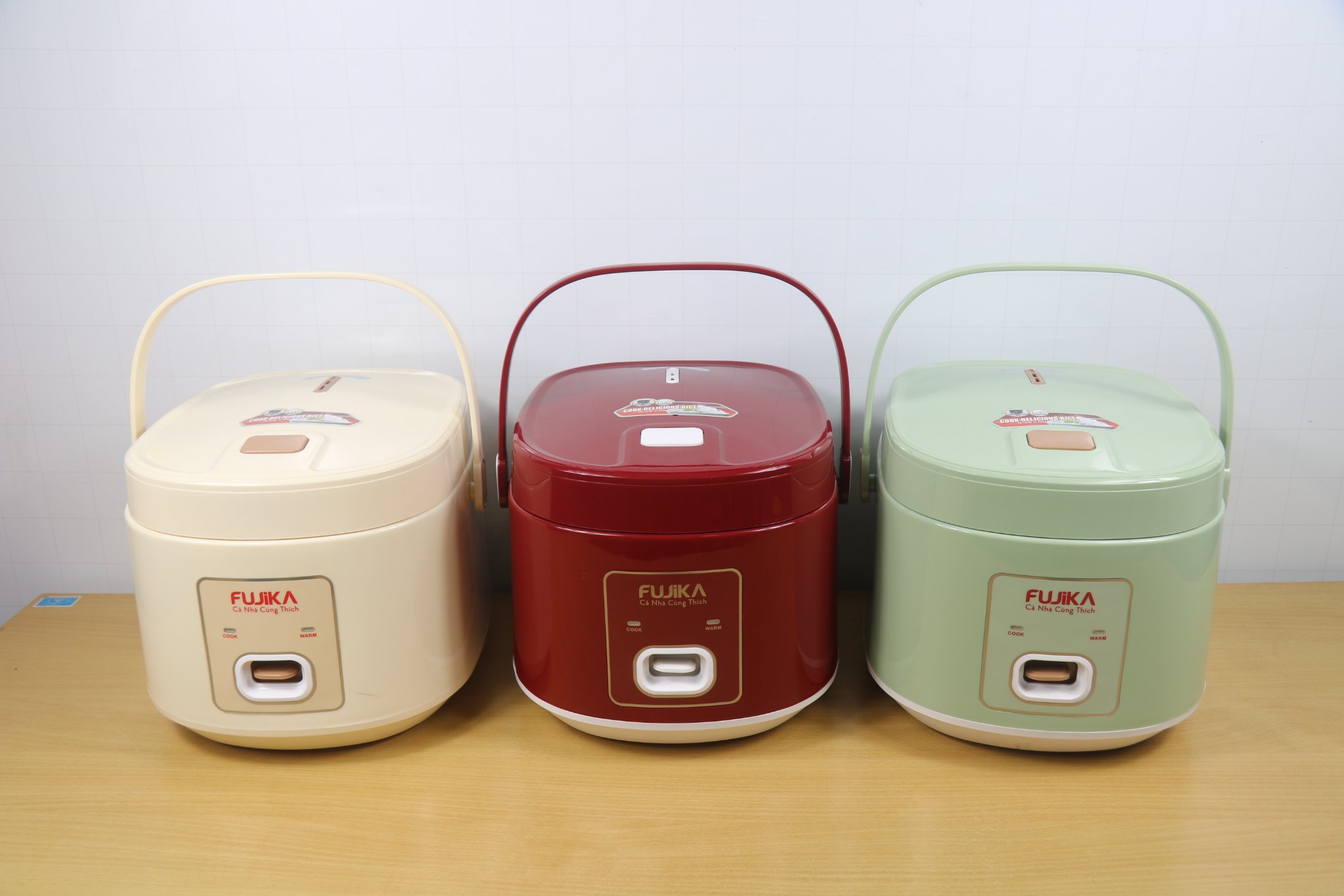 Nồi Cơm Điện Lòng Niêu FUJIKA FJ-NC1818 - Màu Ngẫu Nhiên - Hàng Chính Hãng