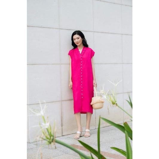 Đầm cổ V vai chờm khuy dọc linen.