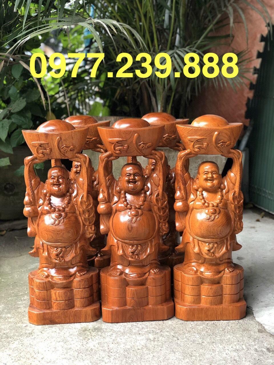 Di lặc dâng bát gỗ hương 30cm
