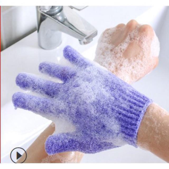Găng tay tắm tẩy tế bào chết