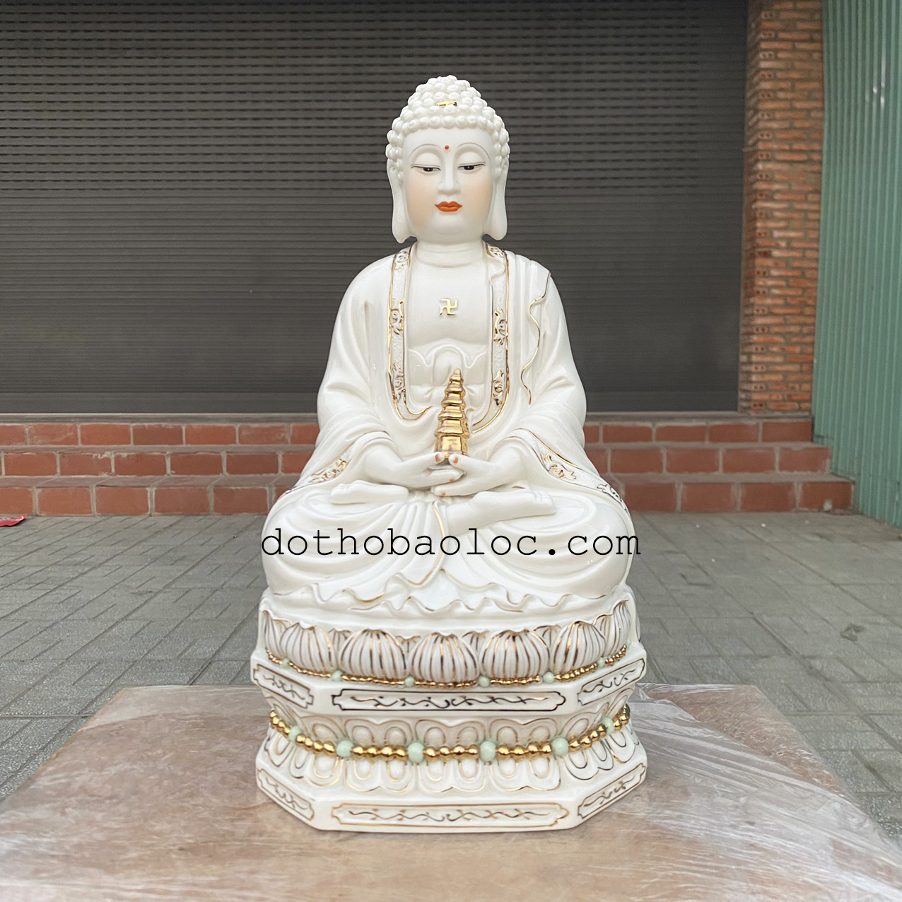 Tượng Phật Thích Ca Mâu Ni ngồi trên đài sen bằng sứ trắng cao cấp – Cao 37cm
