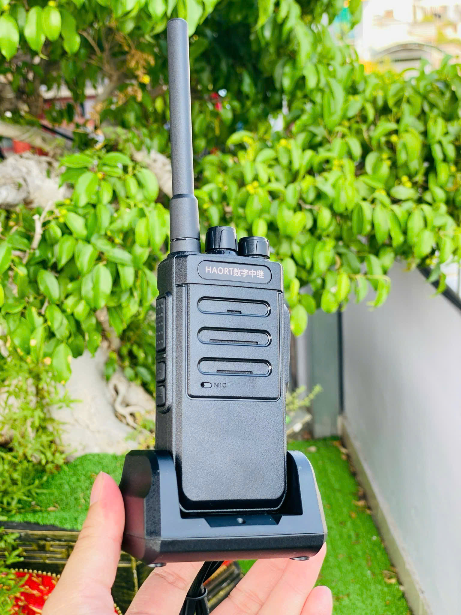 Bộ Đàm 16 Kênh HR505 Sóng UHF Công Suất 5W Pin Sạc Dung lượng 4800mAh Sử dụng 5-20 Tiếng Dùng Cho Nhà Xưởng, Trường Học, Bệnh Viện hàng nhập khẩu
