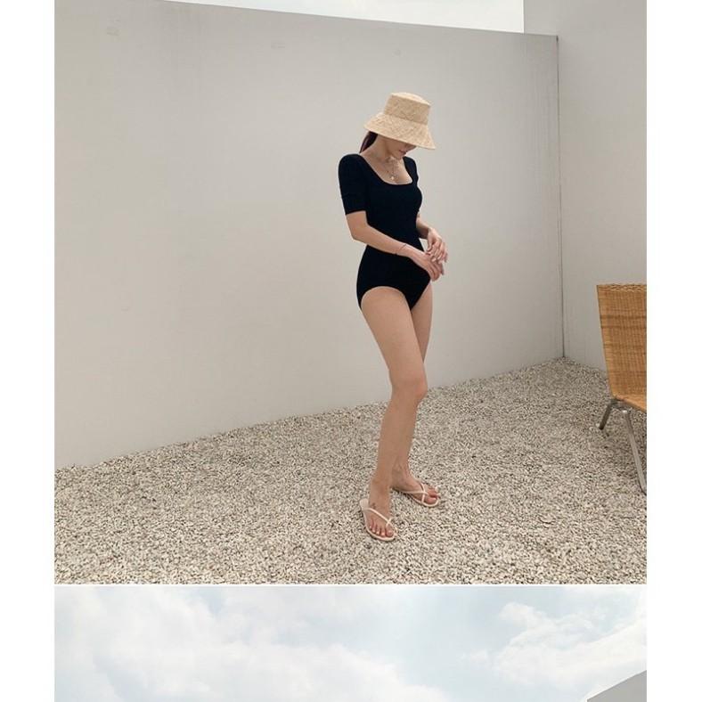 Bikini uzzlang hàn quốc 1 mảnh hở lưng hot 2021