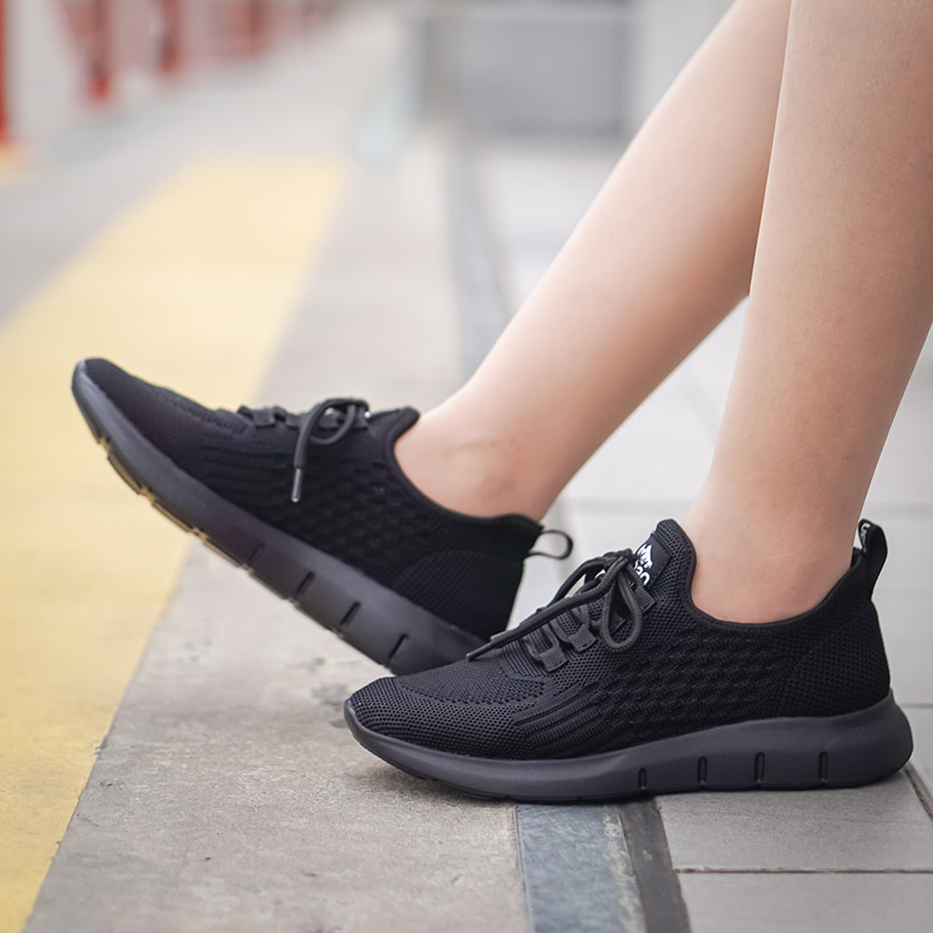 Giày Thể Thao Sneaker Nam Nữ Màu Đen Phiên Bản Comfortable Siêu Nhẹ Mềm Êm Chân