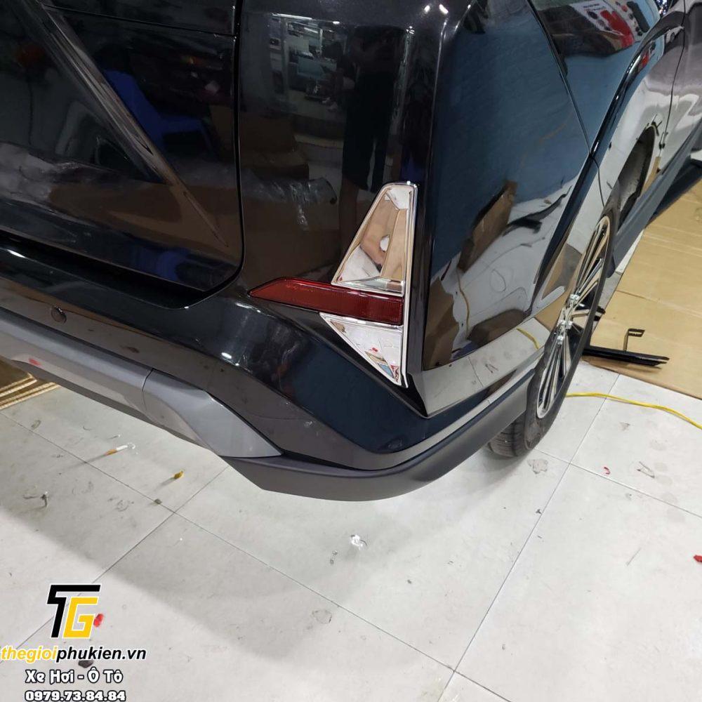 Bộ ốp trang trí đèn gầm Toyota Veloz mạ Crom
