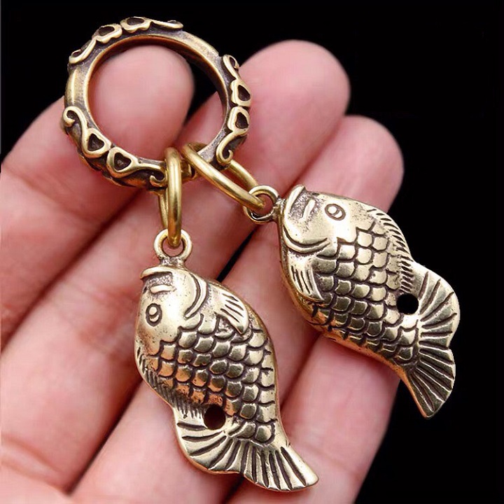 Móc khóa đồng cá chép cầu may mắn, dùng trưng bày trên bàn, treo trong xe oto, móc khóa - SP001525