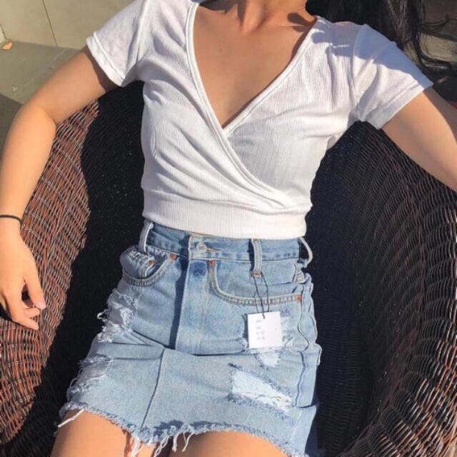 Áo Croptop Tay Ngắn Chéo Ngực Bo Eo