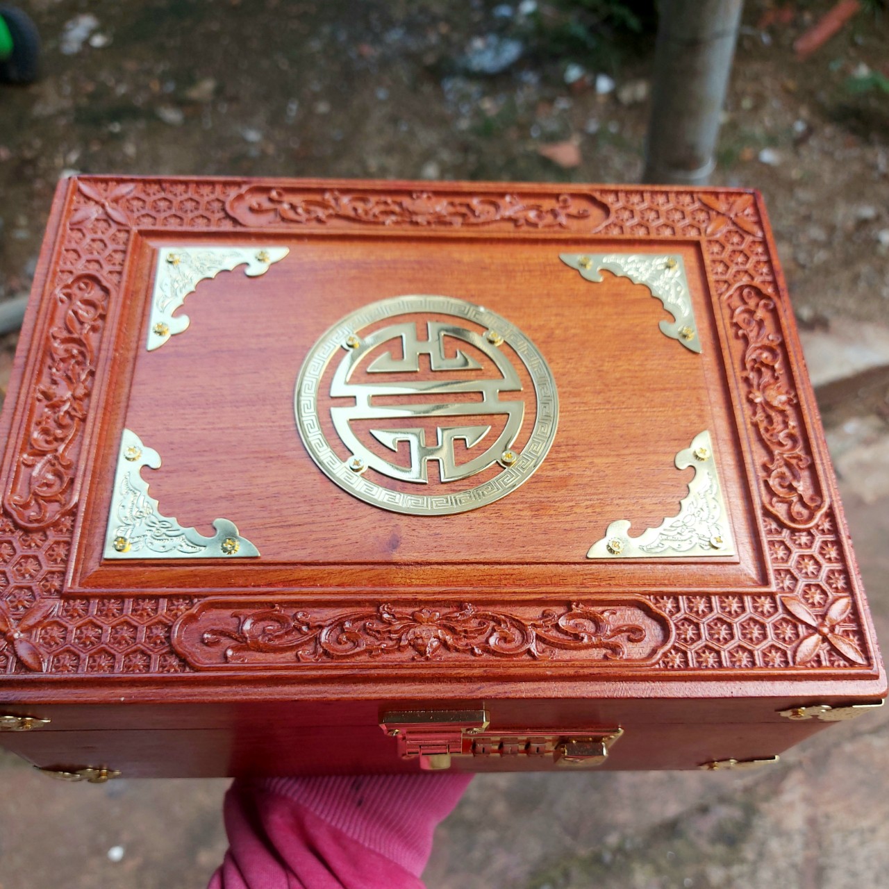 Hộp đựng tiền tiết kiệm,hộp trang sức,đựng con d#ấu con ty mẫu chữ Thọ loại lớn gỗ hương cao cấp